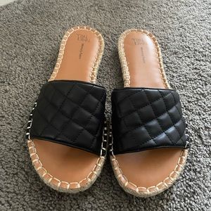 Time and tru women’s quilted espadrilles slides